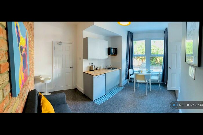 1 Bedroom Flat To Rent In Honiton Road, Southend-On-Sea, SS1