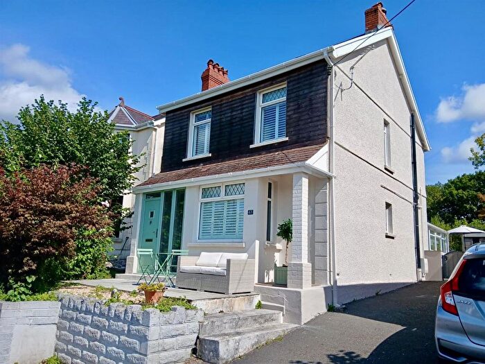 3 Bedroom Detached House For Sale In Kings Road, Llandybie, Ammanford, SA18