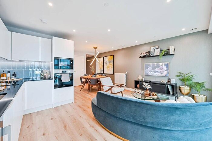 1 Bedroom Flat For Sale In Lombard Square, Greenwich, SE28