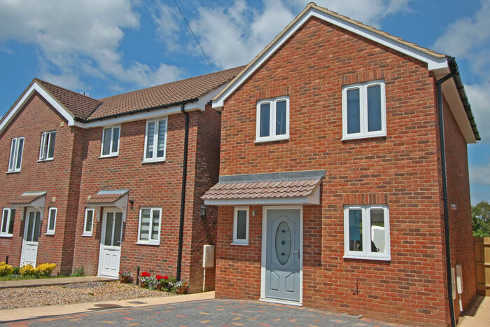 2 Bedroom Detached House To Rent In Tithe Barn, Lymington, SO41