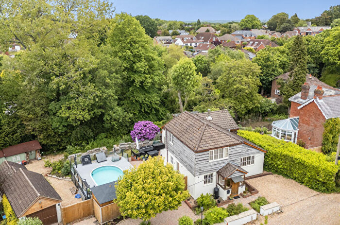 4 Bedroom Detached House For Sale In Hawthorn Lane, Sarisbury Green, Southampton, Hampshire, SO31