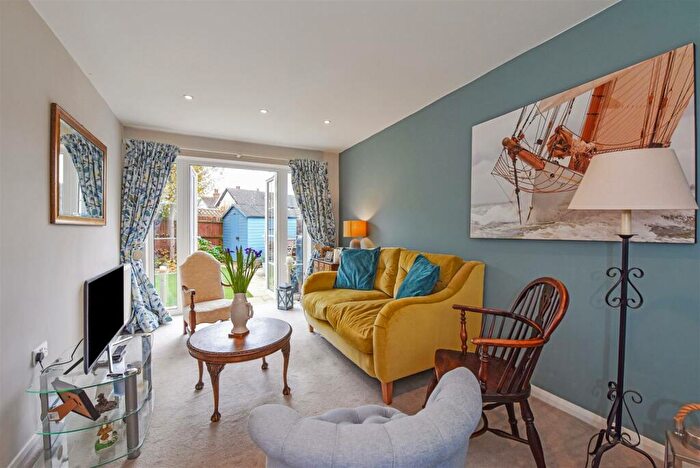 3 Bedroom End Of Terrace House For Sale In Station Road, Bosham, PO18