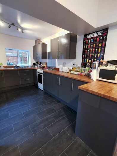 5 Bedroom House To Rent In Westbury Street, Brynmill, Swansea, SA1