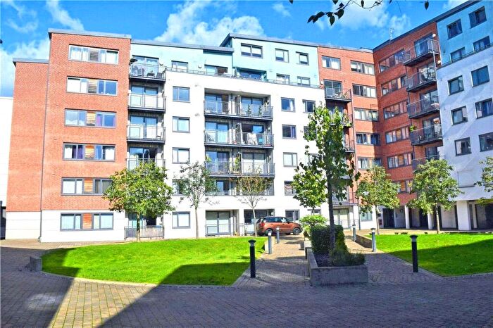 2 Bedroom Flat For Sale In Southwell Park Road, Camberley, Surrey, GU15