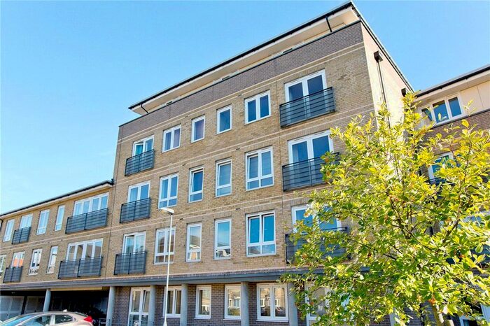 2 Bedroom Flat To Rent In Queensgate House, Hereford Road, London, E3