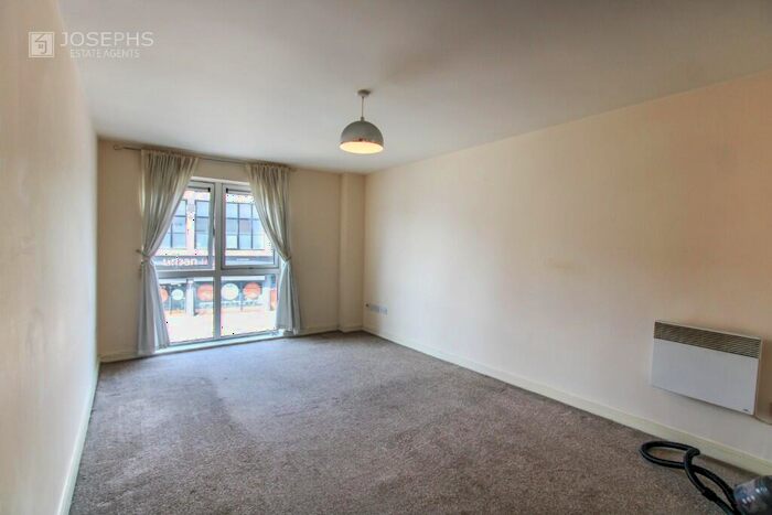 2 Bedroom Apartment To Rent In Marsden Road, Bolton, Greater Manchester, BL1