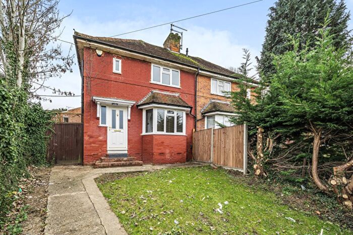 3 Bedroom Semi-Detached House To Rent In Reading, Berkshire, RG2