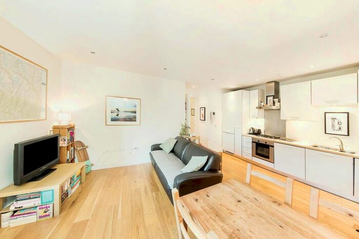 2 Bedroom Flat To Rent In Tulse Hill, London SW2