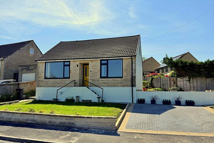 2 Bedroom Bungalow For Sale In Holcombe Close, Bathampton, BA2