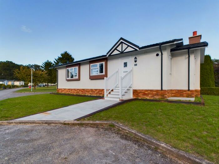 2 Bedroom Park Home For Sale In Warren Park, Thursley, GU8