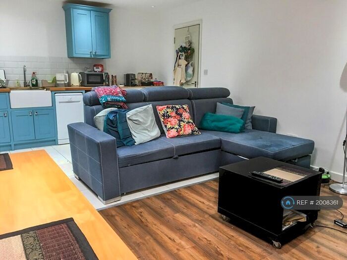 1 Bedroom Flat To Rent In Lee High Road, London, SE13