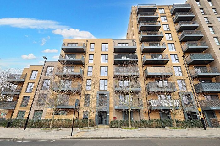 2 Bedroom Flat For Sale In New Road, Feltham, TW14