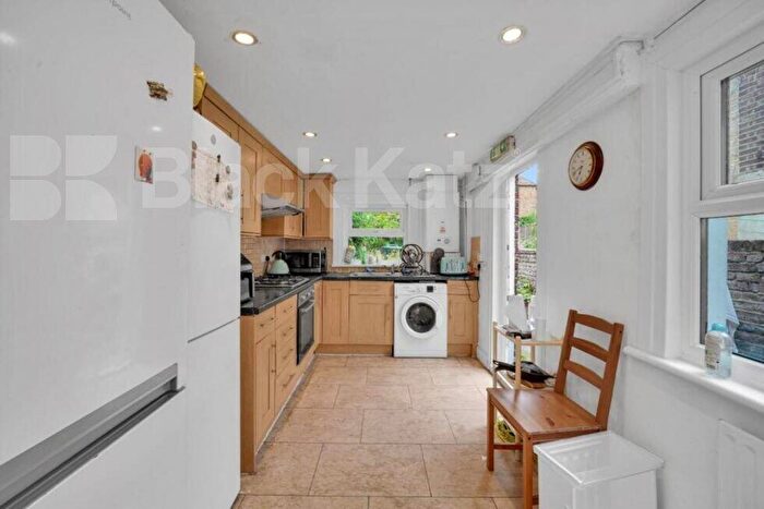6 Bedroom Terraced House To Rent In Calverley Grove, Archway, N19