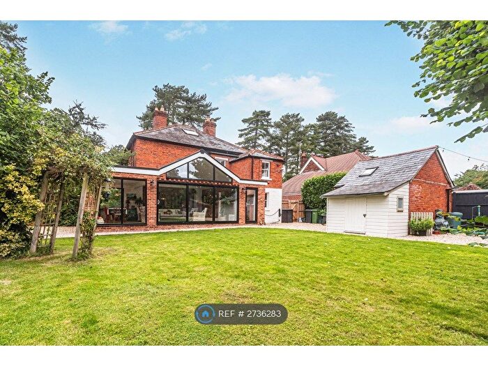 5 Bedroom Detached House To Rent In Andover Road, Newbury, RG14