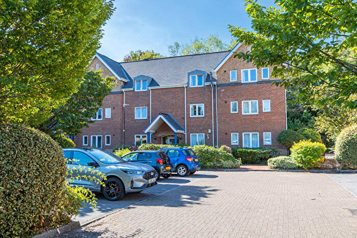 2 Bedroom Flat For Sale In The Slipway, Penarth, CF64