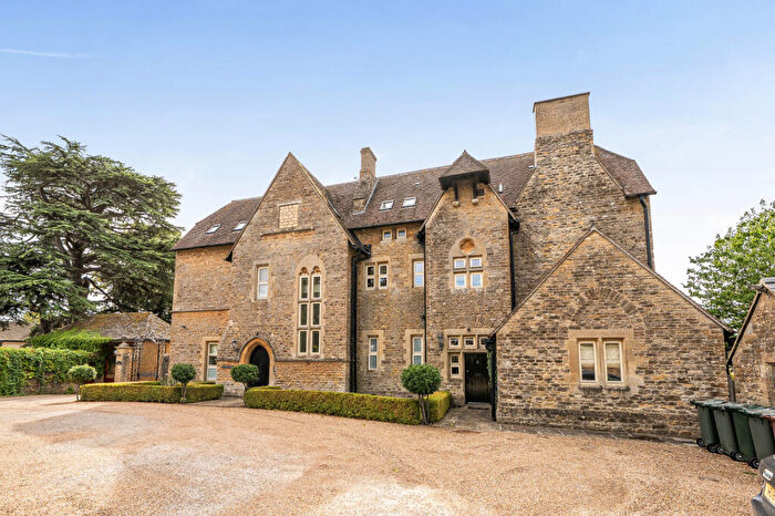 2 Bedroom Apartment For Sale In Old Rectory, Bicester, OX25