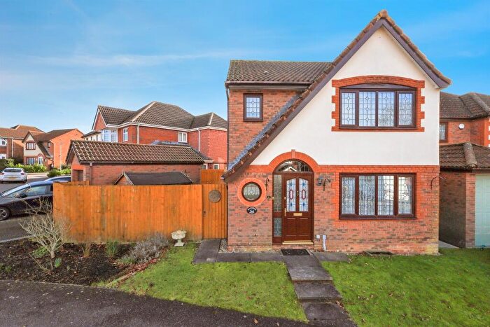 3 Bedroom Detached House For Sale In St. Boswells Close, Hailsham, BN27