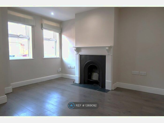 3 Bedroom Terraced House To Rent In Edgehill Street, Reading, RG1