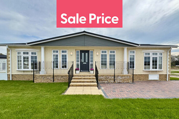 2 Bedroom Park Home For Sale In Pevensey, East Sussex, BN24