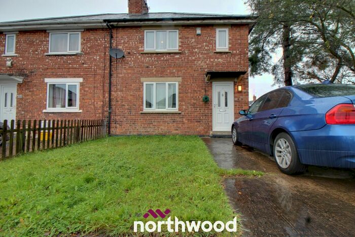 3 Bedroom Semi-Detached House To Rent In Windlestone Square, Moorends, DN8