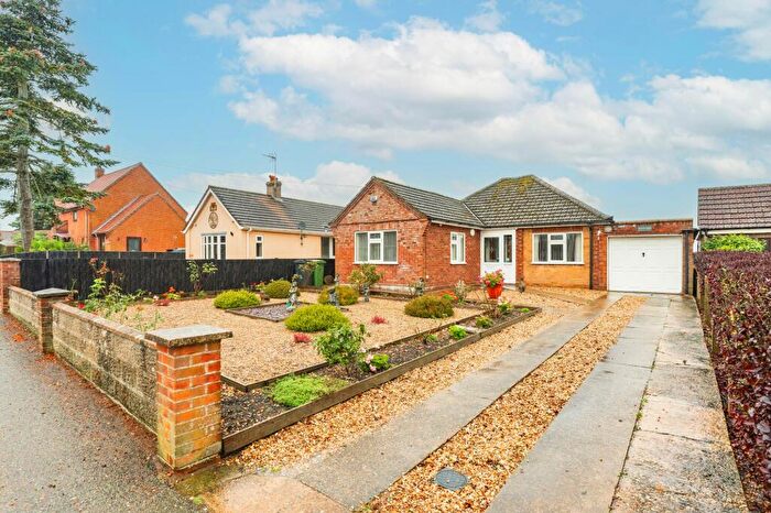 2 Bedroom Detached Bungalow For Sale In Norwich Road, Yaxham, NR19