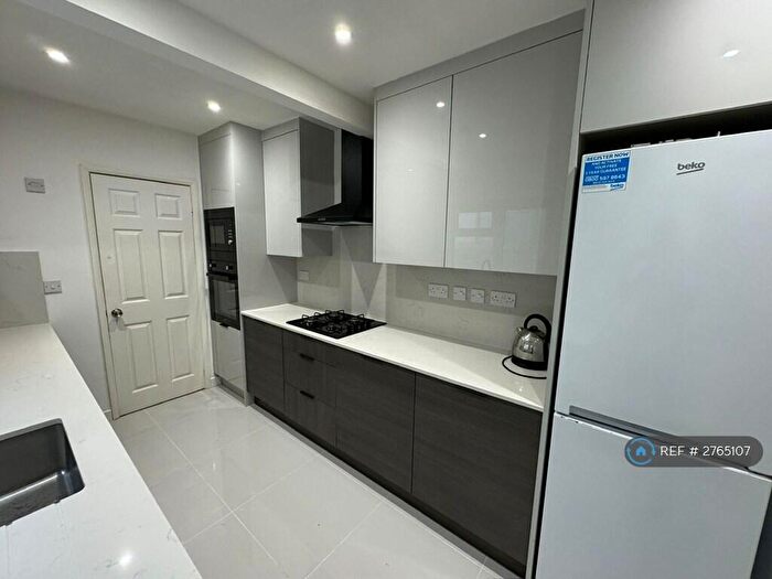 6 Bedroom Terraced House To Rent In Pitcroft Avenue, Reading, RG6