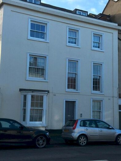 1 Bedroom Flat To Rent In Flat, Radford Road, CV31