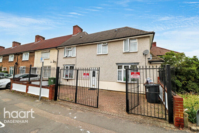 4 Bedroom End Of Terrace House For Sale In Highgrove Road, Dagenham, RM8