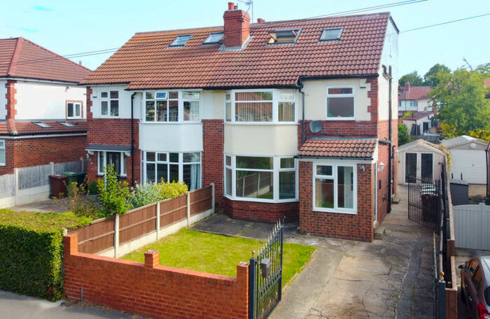 5 Bedroom Semi-Detached House To Rent In Stainburn Crescent, Leeds, LS17