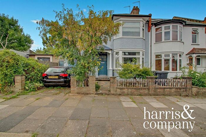 4 Bedroom House For Sale In Haycroft Gardens, London, NW10