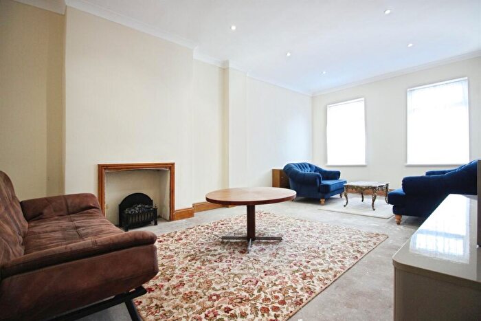 3 Bedroom Terraced House For Sale In Cornerswell Road, Penarth, CF64