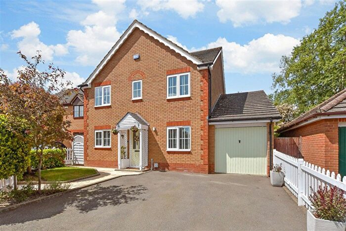 5 Bedroom Detached House For Sale In Primrose Drive, Kingsnorth, Ashford, Kent, TN23