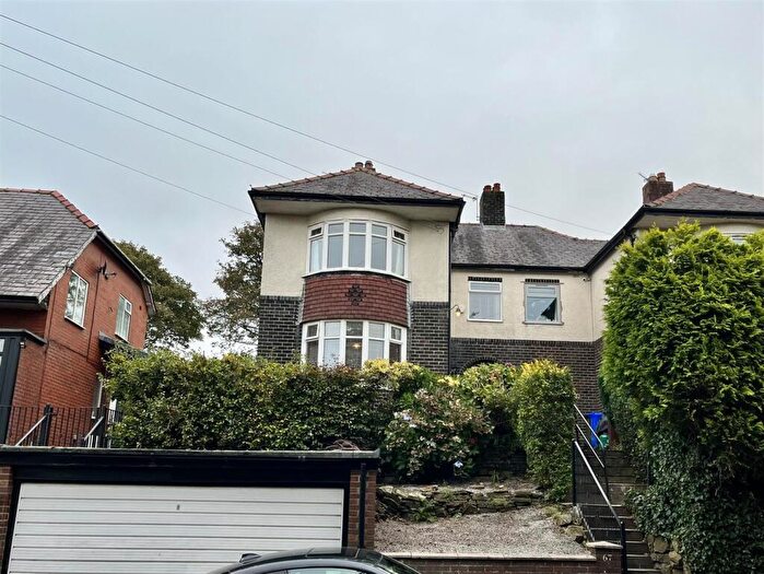 3 Bedroom Semi-Detached House For Sale In Mottram Old Road, Stalybridge, SK15