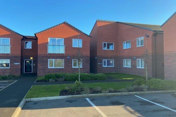 2 Bedroom Flat To Rent In Peveril Place, Chesterfield, S44