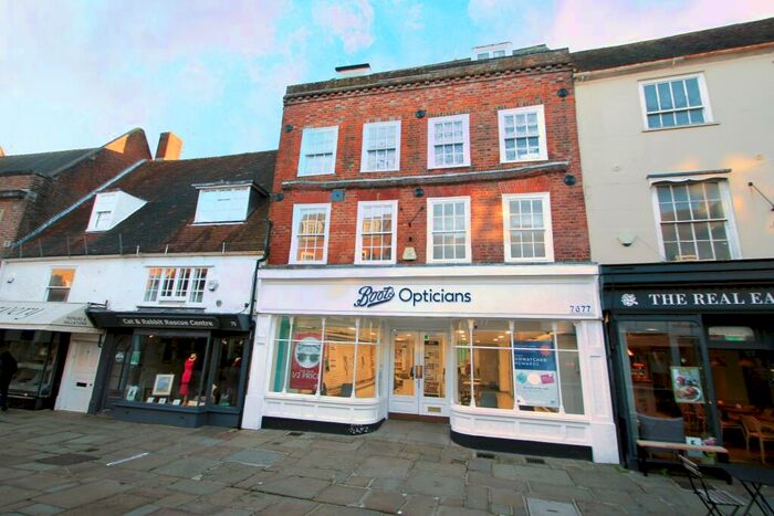 2 Bedroom Flat To Rent In Central Chichester, PO19