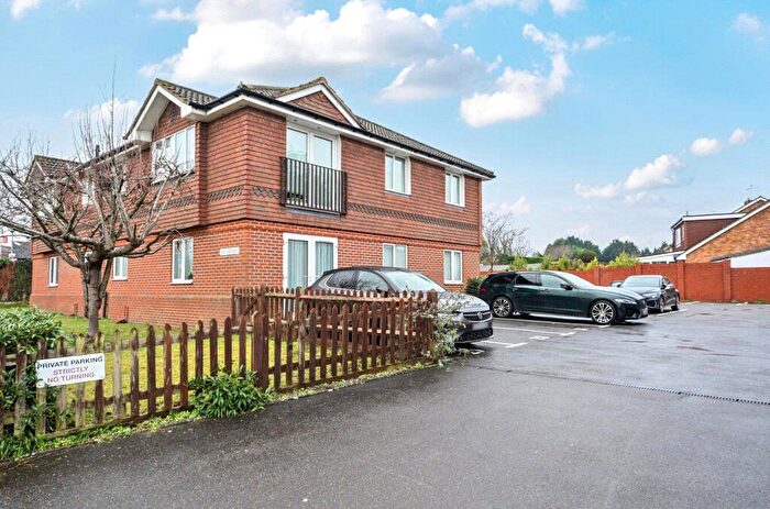 1 Bedroom Flat For Sale In Guildford Road, Ash, Aldershot, Surrey, GU12