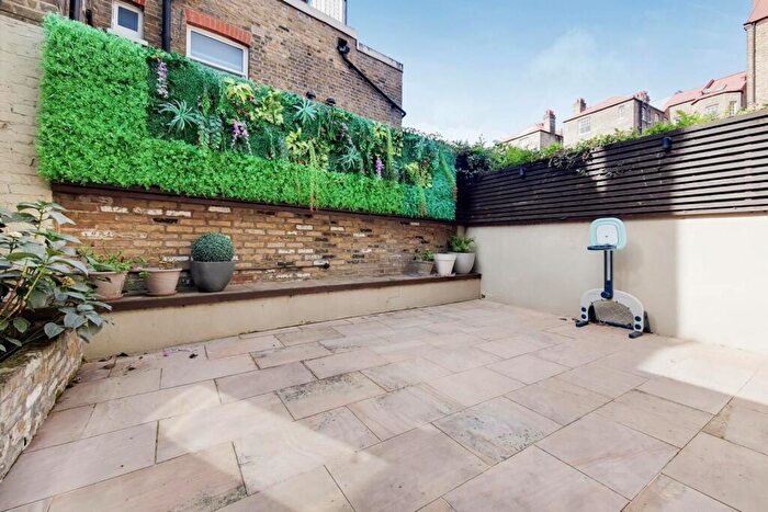 6 Bedroom House To Rent In Beechmore Road, Battersea, London, SW11