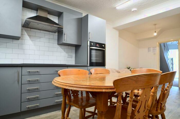 5 Bedroom Detached House To Rent In Goodwood Way, Brighton, BN2
