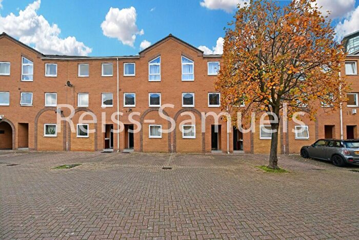 5 Bedroom Town House To Rent In Cyclops Mews, London, E14