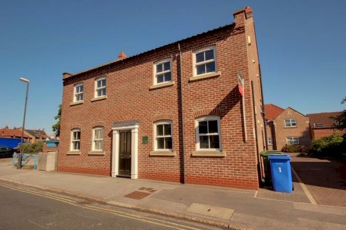 1 Bedroom Flat To Rent In Finkle Street, Cottingham, HU16
