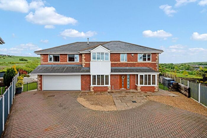6 Bedroom Property For Sale In Moorlands Court, Darwen, BB3