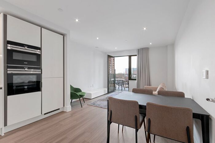 1 Bedroom Flat To Rent In Uncle Southall, Merrick Road, Southall, Middlesex, London, UB2