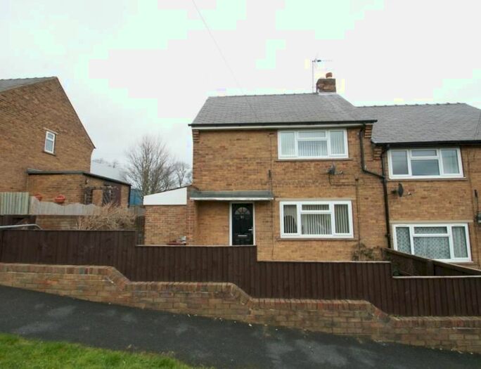 2 Bedroom Semi-Detached House To Rent In Chaucer Avenue, Pudsey, Leeds, LS28