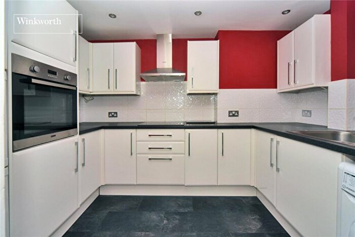 1 Bedroom Apartment For Sale In Station Approach, Cheam, Sutton, SM2