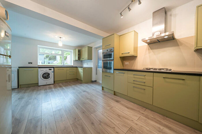 3 Bedroom Terraced House To Rent In Whitehawk Road, Brighton, BN2