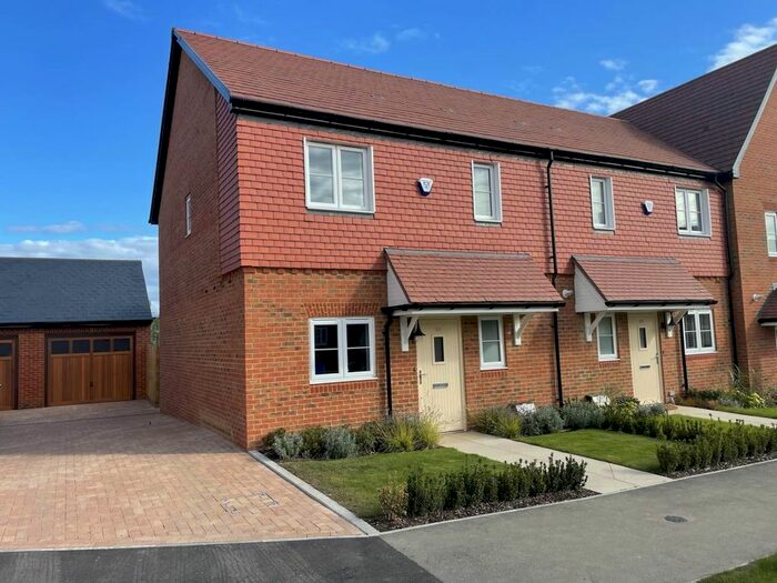 3 Bedroom Property To Rent In Jasmine Grange, Warfield, Berkshire, RG42