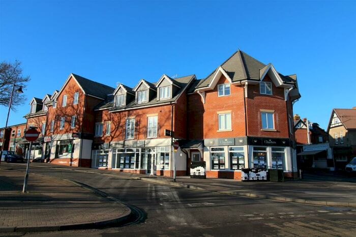 2 Bedroom Flat To Rent In Station Road, Park Gate, Southampton, SO31