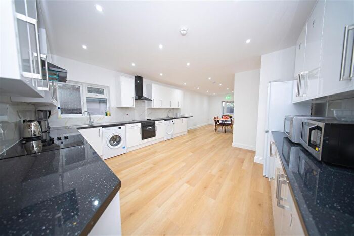 1 Bedroom Property To Rent In Bath Road, Hounslow, TW4