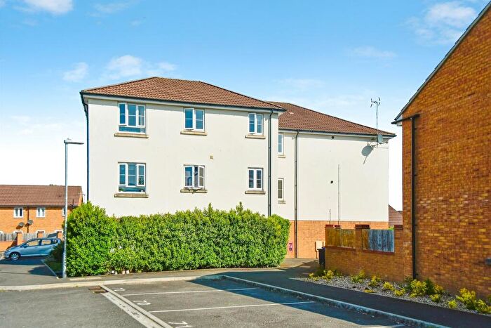 2 Bedroom Flat For Sale In Woodroffe Square, Calne, SN11