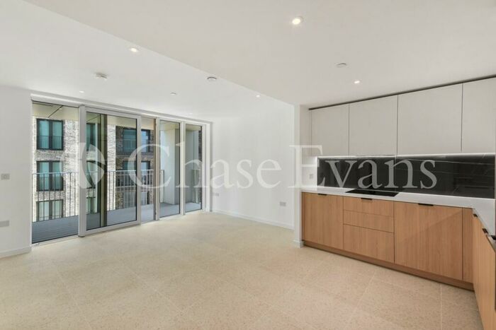 2 Bedroom Apartment To Rent In The Bouchon, Silk District, Whitechapel, E1